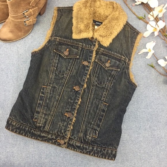 GAP Faux Shearling Lined Denim Vest, XS - Picture 2 of 5